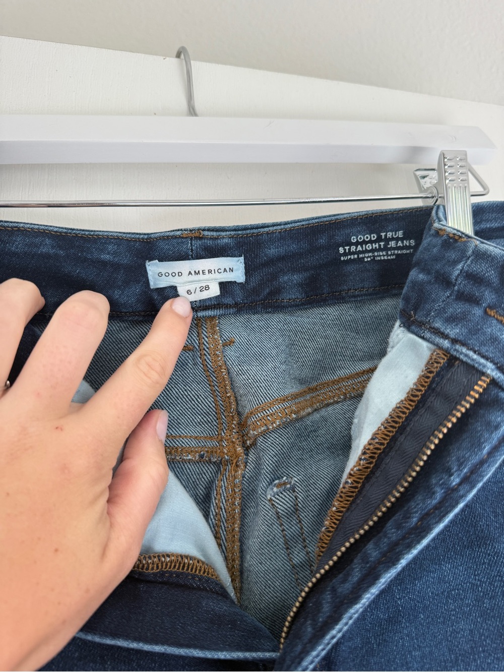 Good American High-Rise Indigo Straight Jeans - Picture 2 of 3